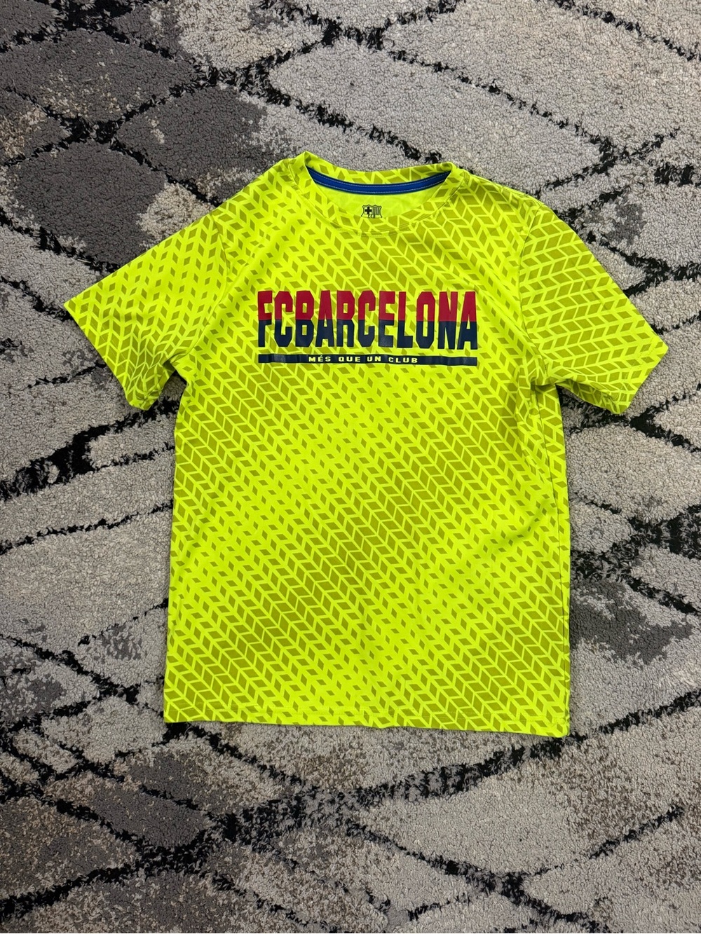 FC Barcelona Kids Neon Yellow Short-Sleeve Graphic Tee Size Youth XL